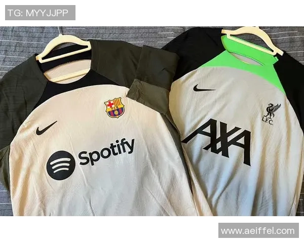 足球球星训练服潮流搭配图鉴展现运动时尚与活力风采