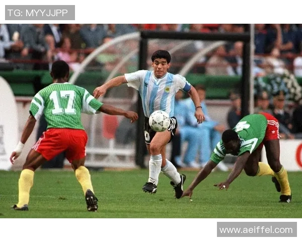 1985年足球传奇人物盘点：从马拉多纳到普拉蒂尼的辉煌时刻